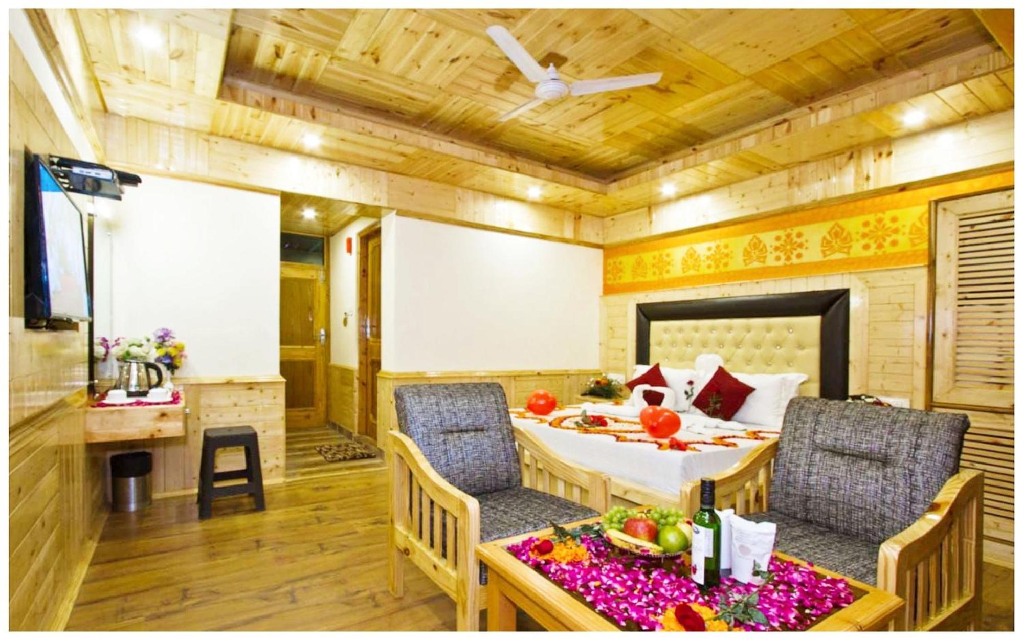 Manali Hotel H A R M O N I Near River And Temple Εξωτερικό φωτογραφία